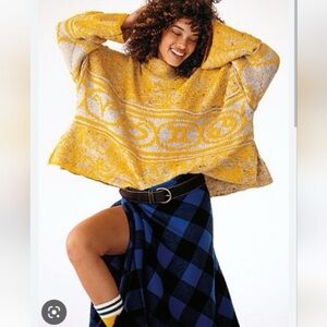 RARE! Free People Aquarius Pullover Poncho
Yellow and Gray
Size Small